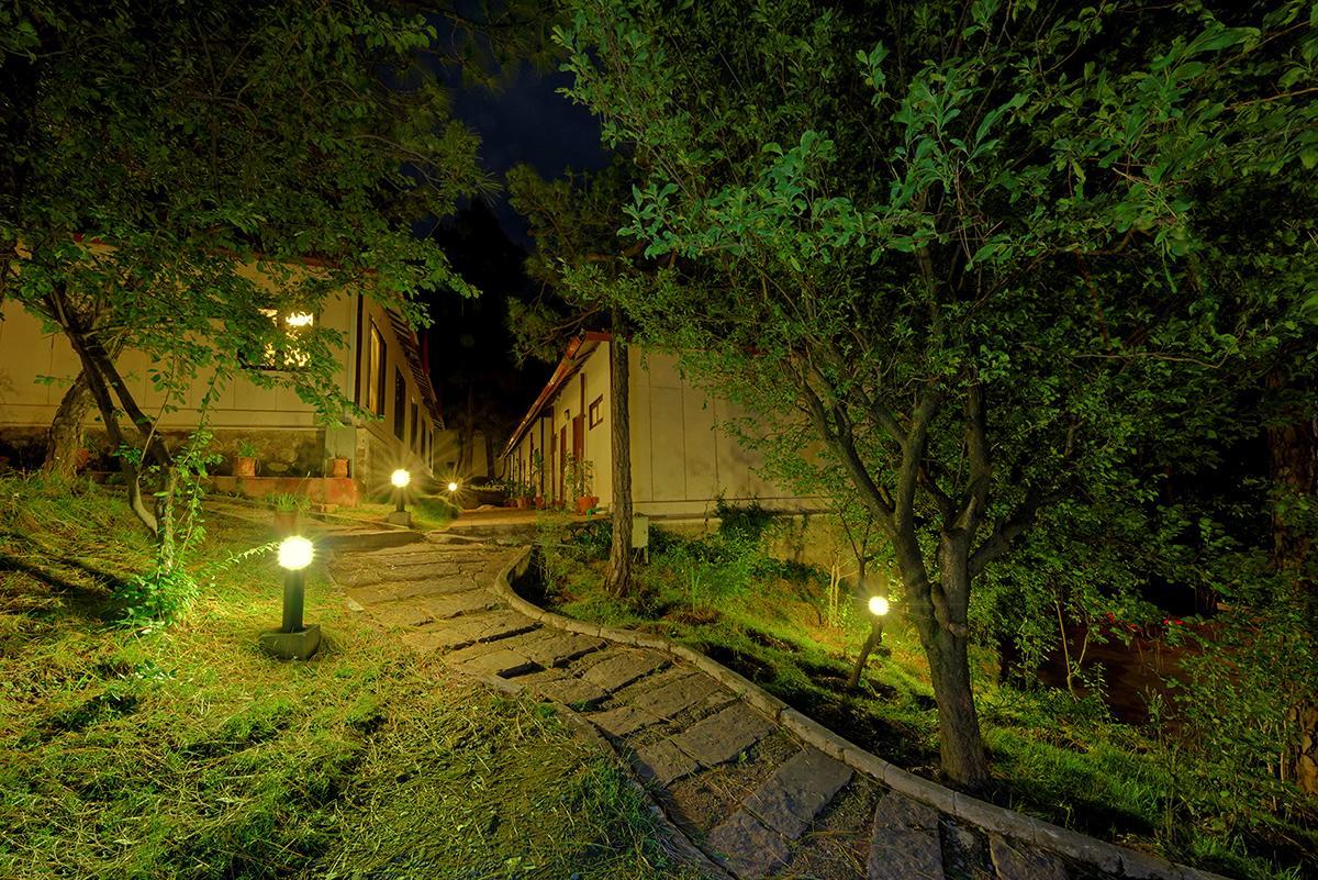 Arcadian Blue Pines Hotel Murree Exterior foto