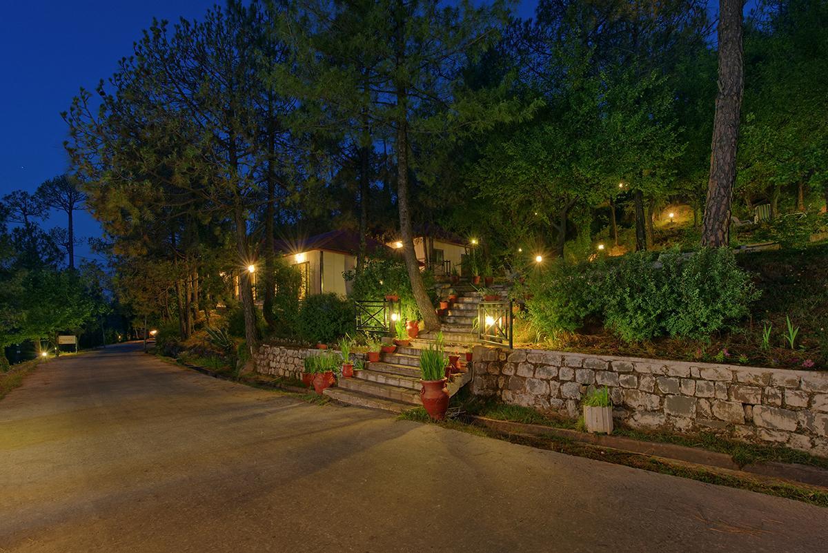 Arcadian Blue Pines Hotel Murree Exterior foto