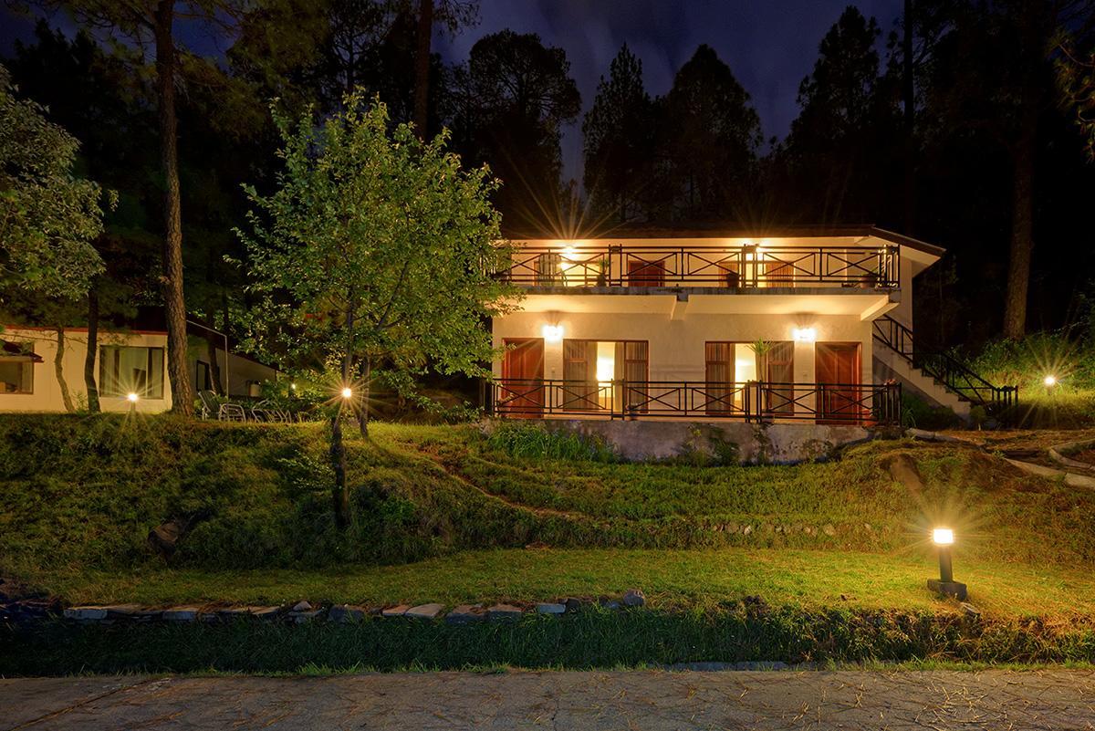 Arcadian Blue Pines Hotel Murree Exterior foto